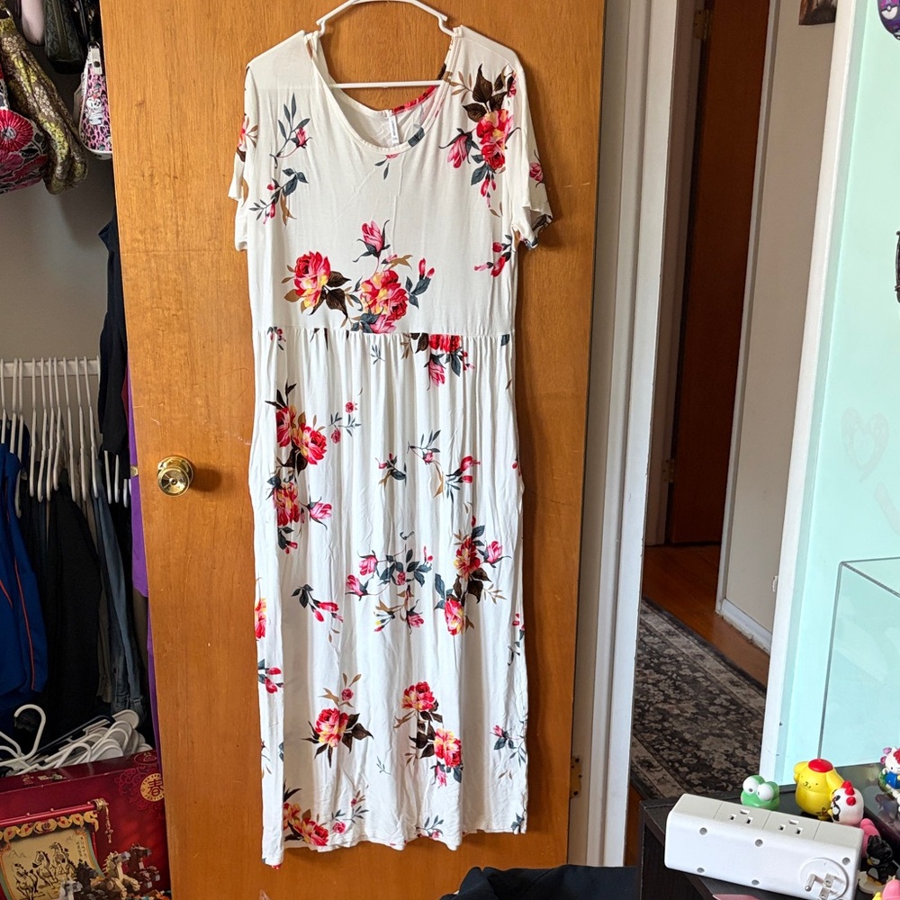 💕3/$25💕Women's White Floral Maxi Dress - Lightweight Summer Style
